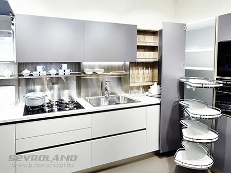 LeMans II Highboard